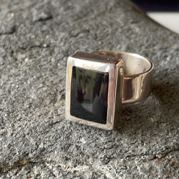 Vintage Christin Wolf Onyx Ring - Picture 10 of 13